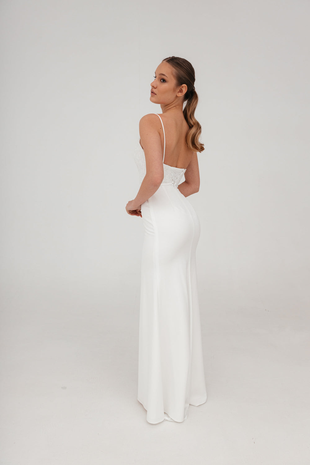 Exquisite Minimalist Mermaid Wedding Dress Selena detail view - VOLAKK