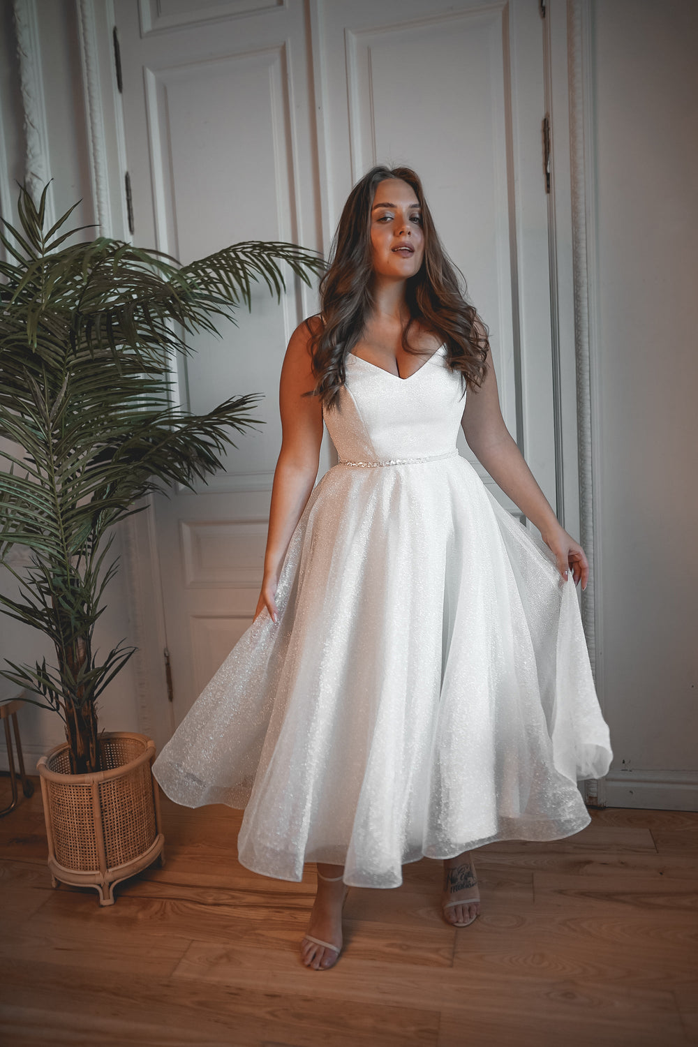 Exquisite Plus Size Shiny Wedding & Evening Dress Heist Midi detail view - VOLAKK