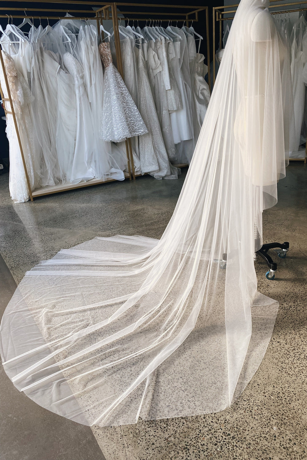 Two-Tier Veil Breeze - VOLAKK